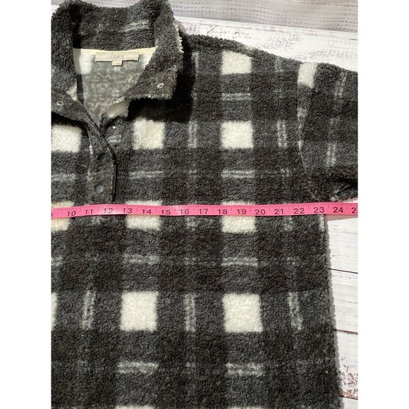 Loft Women Sherpa Plaid Black & White LS Jacket Snap Collar Size Large Pull Over - Picture 6 of 9